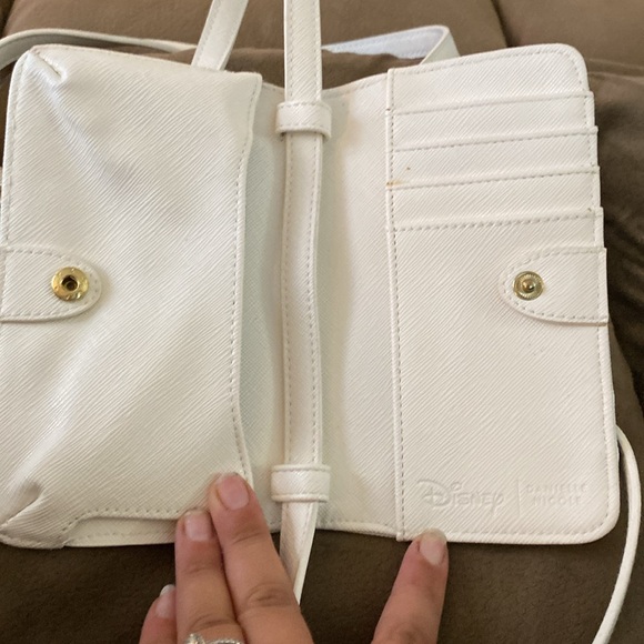 Danielle Nicole - Snow White Crossbody Wallet - Picture 3 of 4